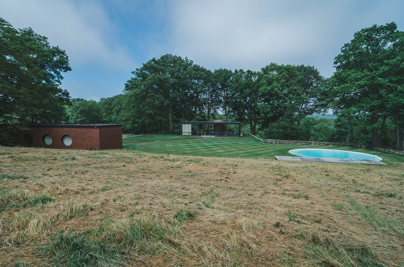 Wide Shot of the Grounds