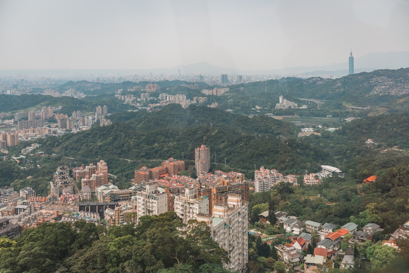 Riding the Maokong Gondola 3