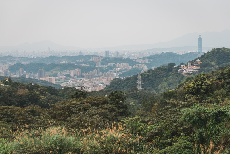 Riding the Maokong Gondola 5