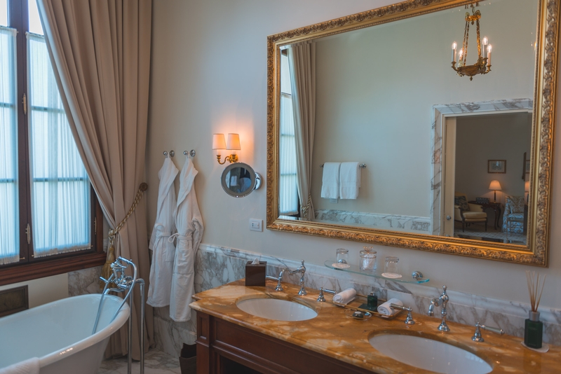 The Bathroom at the Four Seasons Firenze 2