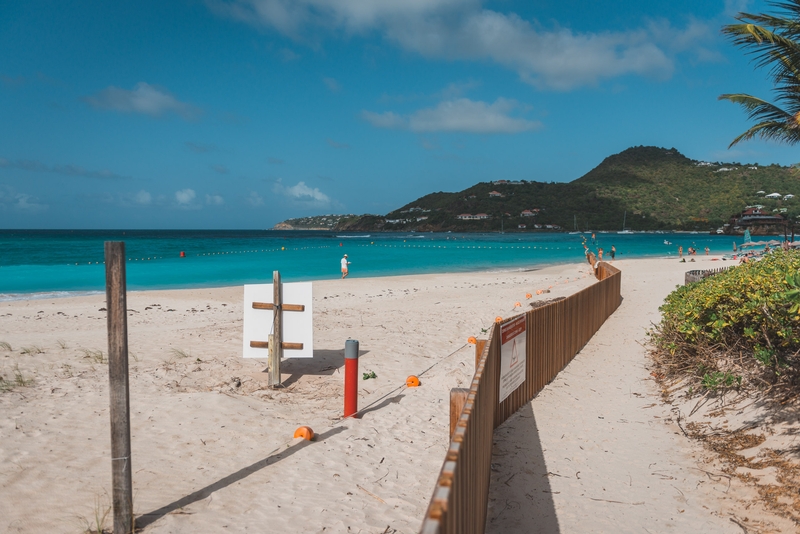 The Beach at the End of the Airport 