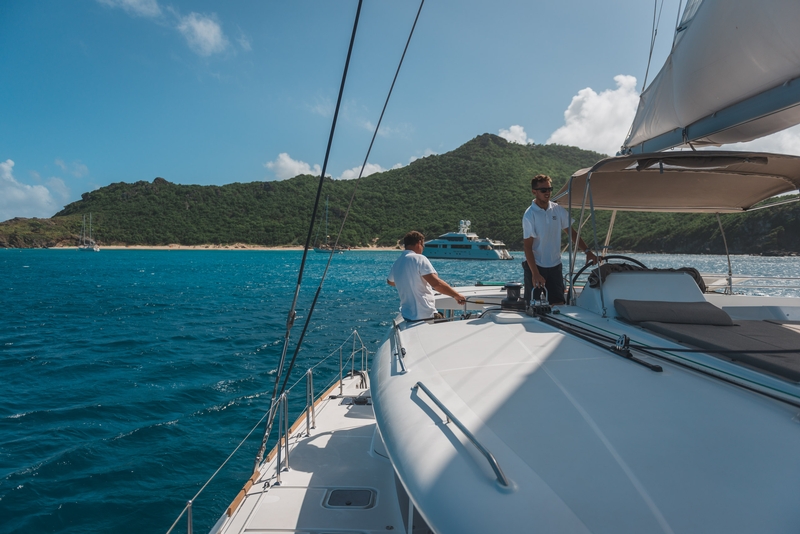 Sailing the Turquoise Caribbean Waters