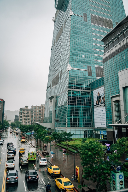 A Rainy Day outside Taipei 101