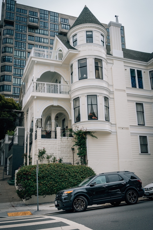 Walking Pacific Heights in San Francisco