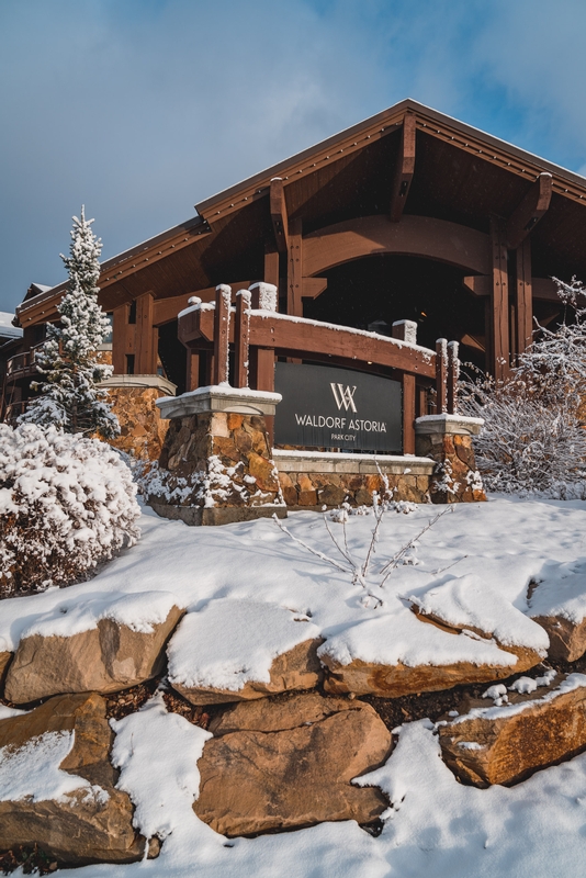 The Entrance to the Waldorf Astoria Park City 2