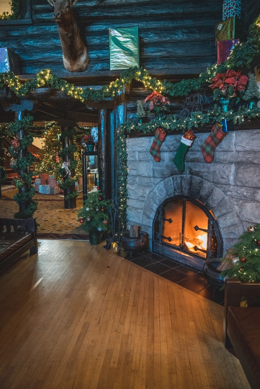 Rustic Cabin Christmas Fireplace