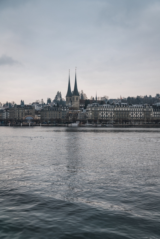 The Lucerne Waterfront - Tall