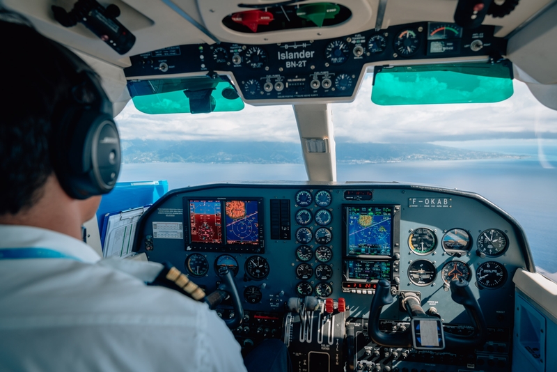 On Approach to Tahiti