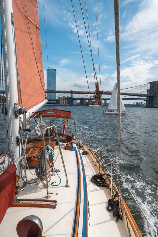 Sailing Under the Brooklyn Bridge - 2019-0901-DSC07617