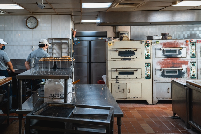 Commercial Kitchen Operations in Taipei