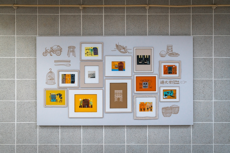 Eclectic Gallery Wall With Warm Tones