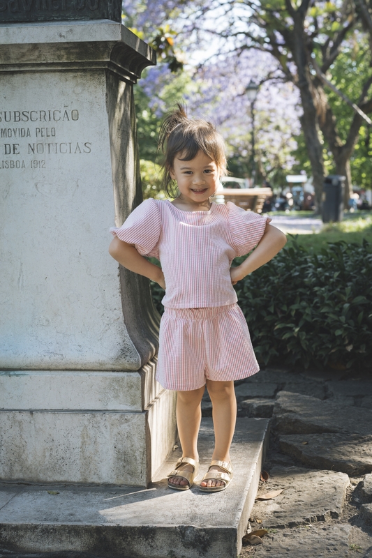 Lulu By A Lisbon Monument